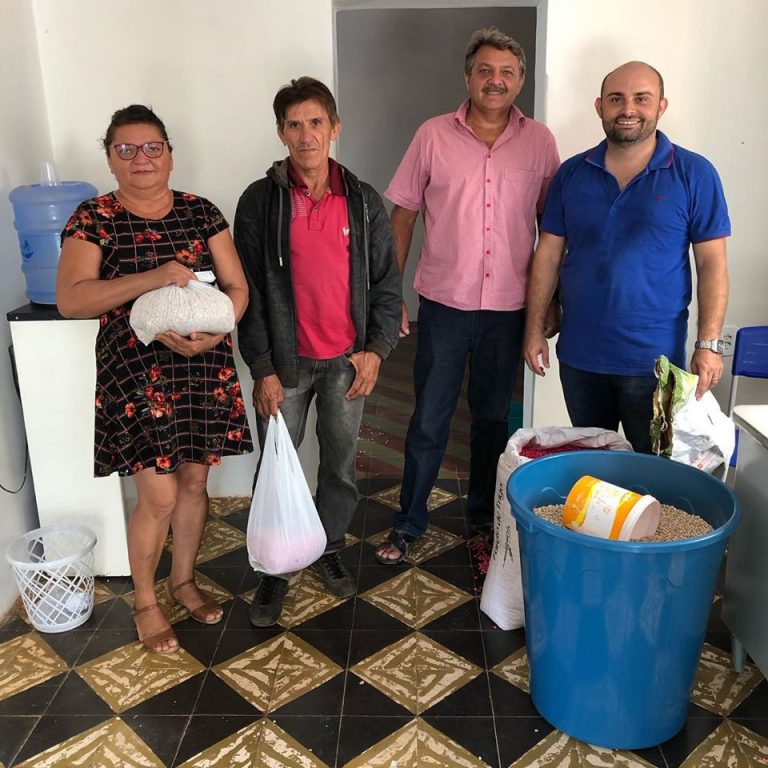 Leia mais sobre o artigo Parceria entre Secretaria Municipal de Agricultura e a EMAPER-PB Inicia a distribuição de sementes para safra 19/20